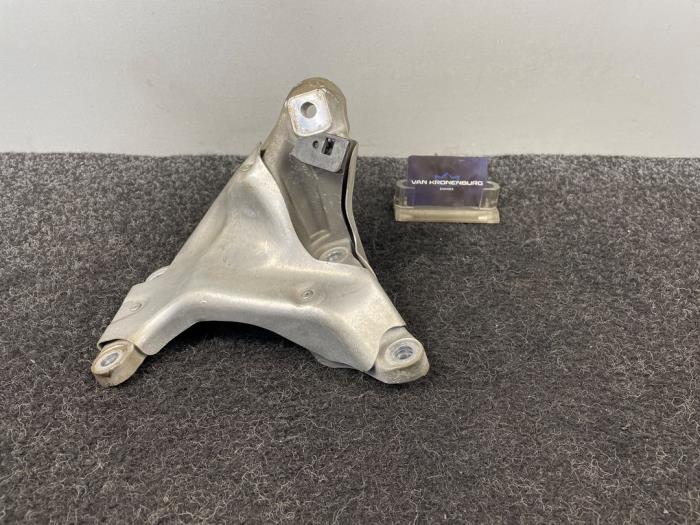 Used Engine mount BMW 3 serie (E92) 335i 24V Performance Power Kit Price € 72,60 Inclusive VAT offered by Van Kronenburg Engines