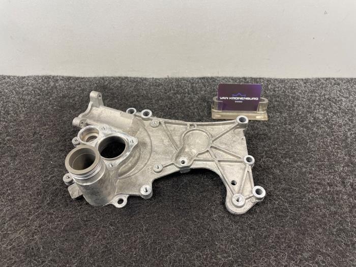 Używane Pompa wodna Porsche 911 (991) 3.8 24V GT3 Cena € 145,20 Z VAT oferowane przez Van Kronenburg Engines