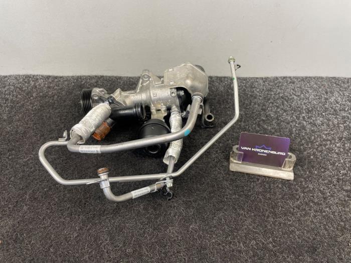 Vattenpump Mercedes A (W176), 2012 / 2018 1.6 A-160 16V, Hatchback, Petrol, 1.595cc, 75kW, M270910, 2015-07 / 2018-05 (Ny)