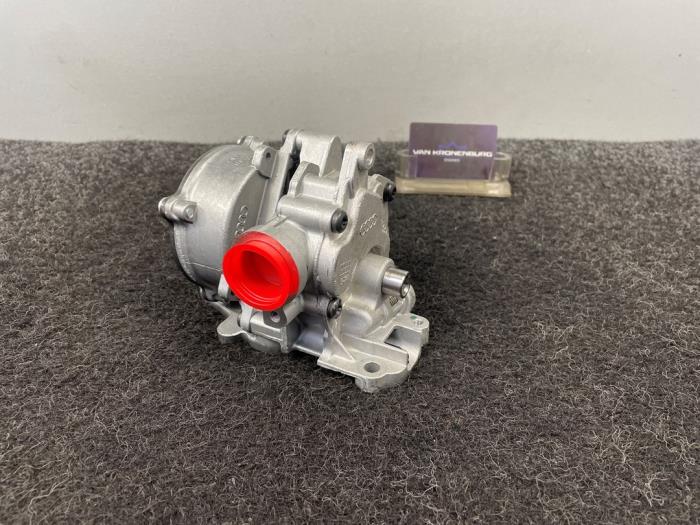 Gebrauchte Ölpumpe Audi A6 Avant (C7) 3.0 TDI V6 24V Quattro Preis auf Anfrage angeboten von Van Kronenburg Engines
