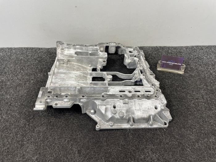 Usagé Couvercle carter Audi A6 Avant (C6) 2.8 V6 24V FSI Prix € 60,50 Prix TTC proposé par Van Kronenburg Engines