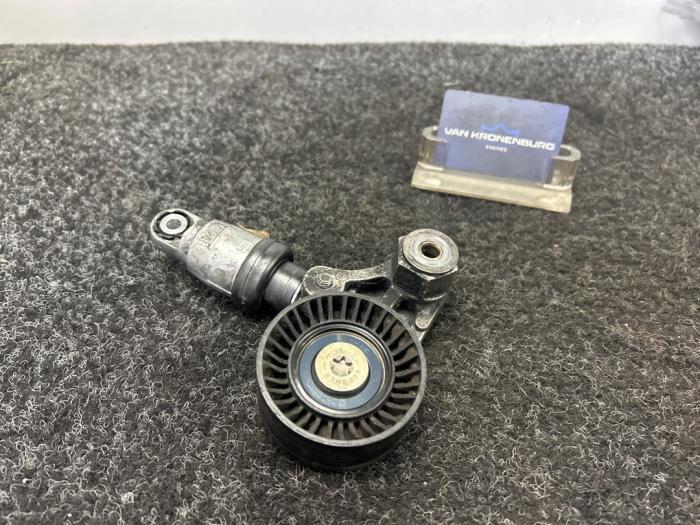 Usados Rodillo tensor correa múltiple Porsche 911 (997) 3.6 24V Carrera Precio € 60,50 IVA incluido ofrecido por Van Kronenburg Engines