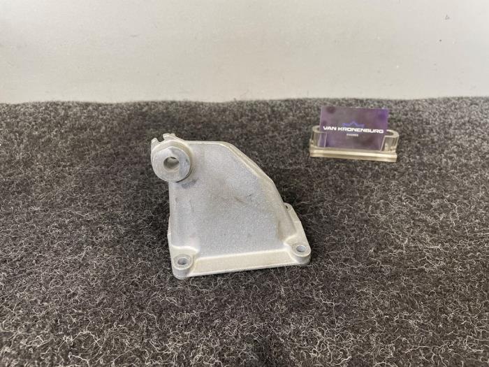 Used Engine mount Mercedes CLK (C209) 3.2 320 V6 18V Price € 74,95 Inclusive VAT offered by Van Kronenburg Engines