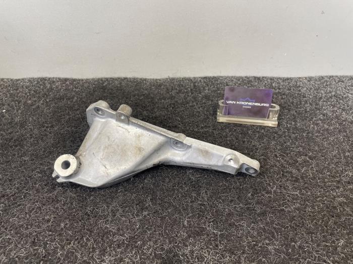 Used Engine mount Mercedes S AMG (W220) 5.5 S-55 AMG V8 24V Price on request offered by Van Kronenburg Engines