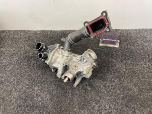 Vattenpump från en Audi RS 6 Avant (C7) 4.0 V8 TFSI 32V 2016