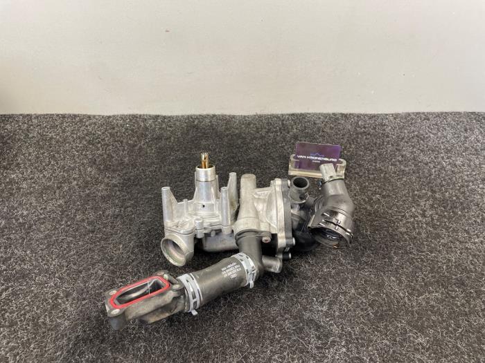 Begagnade Vattenpump Audi S6 Avant (C7) 4.0 V8 TFSI Pris € 121,00 Inklusive moms erbjuds av Van Kronenburg Engines