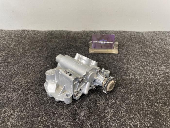 Gebrauchte Ölpumpe Volkswagen Golf VII (AUA) 2.0 GTI 16V Preis € 150,00 Mit Mehrwertsteuer angeboten von Van Kronenburg Engines