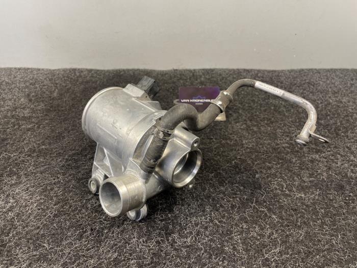 Begagnade Vattenpump Mercedes C (W205) C-300 e 2.0 16V Pris € 181,50 Inklusive moms erbjuds av Van Kronenburg Engines