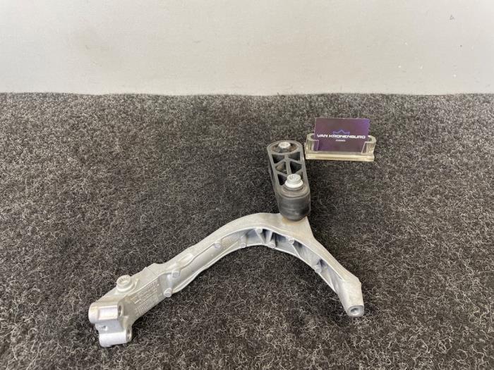 Usagé Support moteur Porsche Panamera (971G) 2.9 V6 24V 4 E-Hybrid Prix € 99,95 Prix TTC proposé par Van Kronenburg Engines