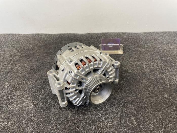 Usagé Dynamo Audi A6 Avant (C7) 3.0 V6 24V TFSI Quattro Prix € 175,00 Prix TTC proposé par Van Kronenburg Engines