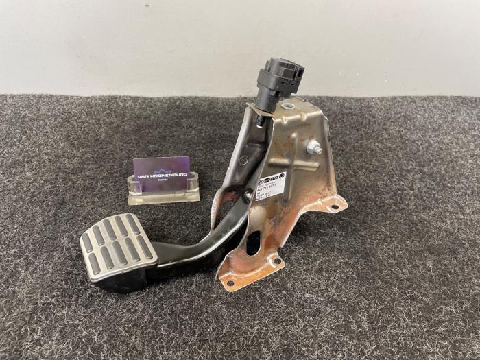 Używane Pedal hamulca Audi R8 (422/423) 5.2 V10 40V FSI Plus Quattro Cena € 70,00 Z VAT oferowane przez Van Kronenburg Engines