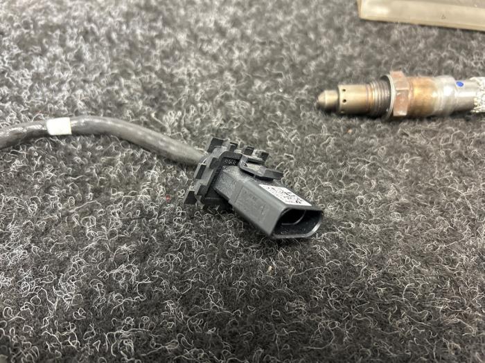 Sonde lambda d'un Volkswagen Transporter T6 2.0 TDI 150 4Motion 2020