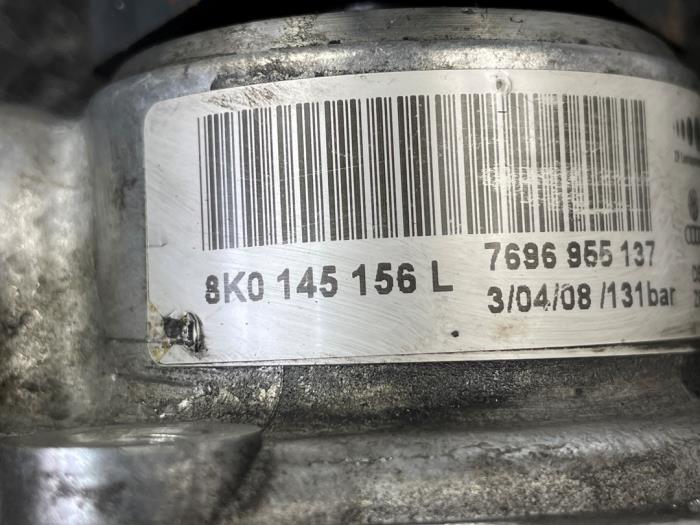 Pompe de direction d'un Audi S4 Avant (B8) S4 3.0 TFSI V6 24V 2011