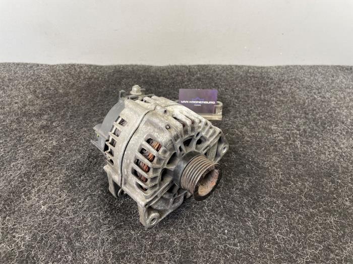 Usagé Dynamo Mercedes S (W221) 4.7 S-500 BlueEFFICIENCY 32V Prix € 90,75 Prix TTC proposé par Van Kronenburg Engines