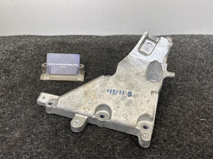 Used Engine mount Mercedes GLS (X166) 4.7 GLS-550 V8 32V 4-Matic Price € 39,95 Inclusive VAT offered by Van Kronenburg Engines