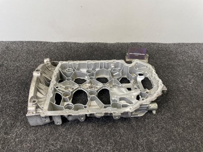 Usagé Couvercle carter Volkswagen Passat (3G2) 2.0 TSI 16V Prix € 189,99 Prix TTC proposé par Van Kronenburg Engines