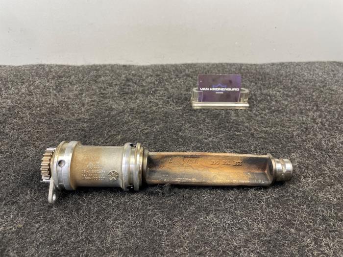 Oil pump balance shaft