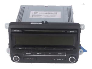Usados Unidad de control multimedia Volkswagen Passat Precio € 50,00 IVA incluido ofrecido por Autorecycling Kempers