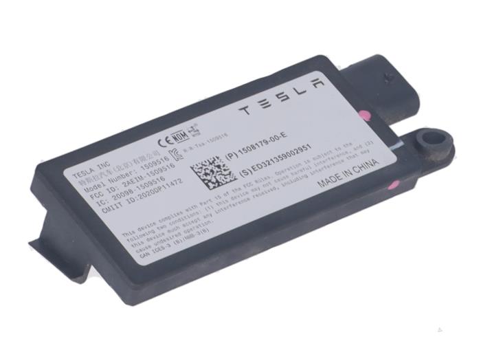 Używane Modul Bluetooth Tesla Model Y Cena € 136,01 Z VAT oferowane przez Autorecycling Kempers