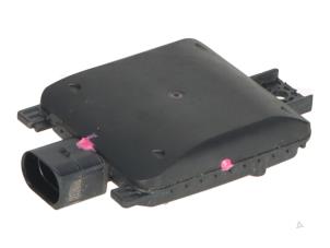 Begagnade Radarsensor Volkswagen Caddy Pris € 100,00 Inklusive moms erbjuds av Autorecycling Kempers