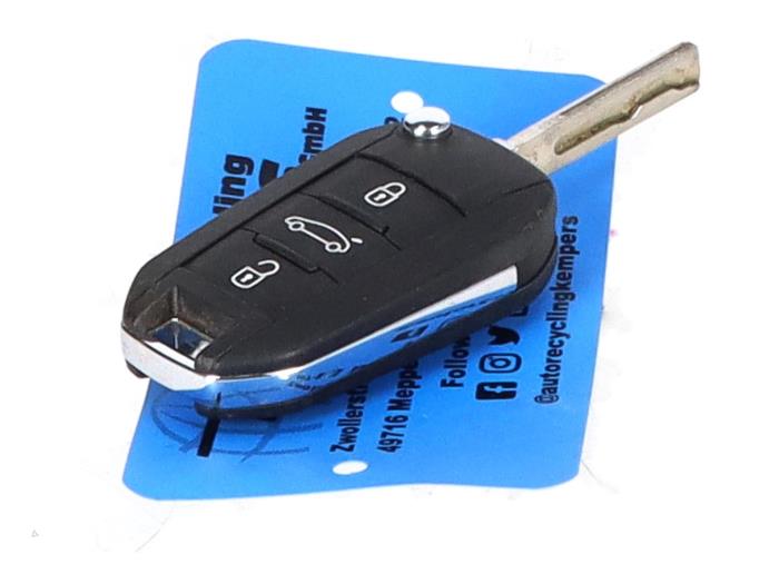 Usagé Divers Opel Corsa Prix € 25,00 Prix TTC proposé par Autorecycling Kempers