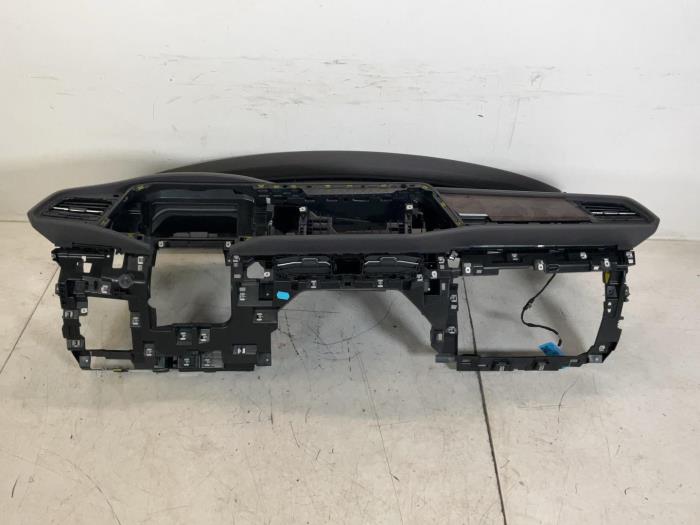 Usados Salpicadero Volkswagen Multivan T7 Precio € 900,00 IVA incluido ofrecido por Autorecycling Kempers
