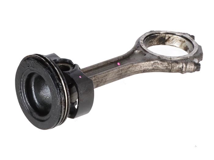 Usados Biela Volkswagen Touareg Precio € 100,00 IVA incluido ofrecido por Autorecycling Kempers