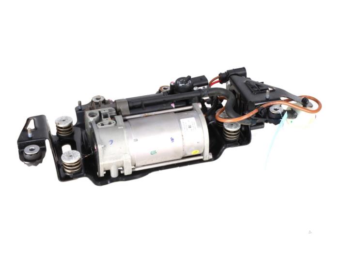 Begagnade Kompressor Audi A8 Pris € 190,00 Inklusive moms erbjuds av Autorecycling Kempers