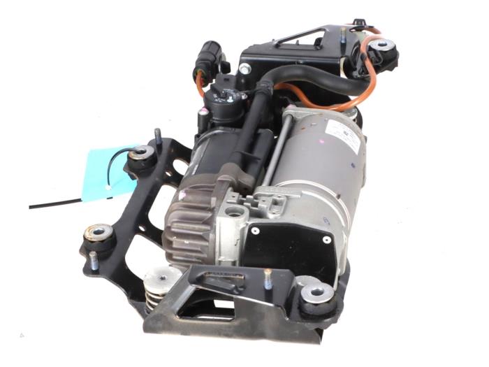 Begagnade Kompressor Audi A8 Pris € 190,00 Inklusive moms erbjuds av Autorecycling Kempers