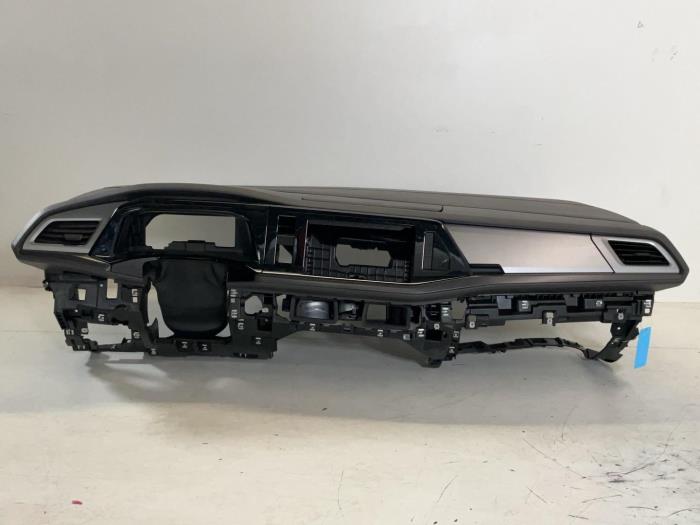 Usados Salpicadero Volkswagen Multivan T7 Precio € 900,00 IVA incluido ofrecido por Autorecycling Kempers