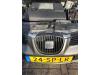 Grille from a Seat Ibiza III (6L1), 2002 / 2009 1.2 12V, Hatchback, Petrol, 1.198cc, 47kW (64pk), FWD, BME, 2004-11 / 2006-06, 6L1 2006