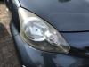 Headlight, right from a Toyota Aygo (B10), 2005 / 2014 1.0 12V VVT-i, Hatchback, Petrol, 998cc, 50kW (68pk), FWD, 1KRFE, 2005-07 / 2014-05, KGB10 2005