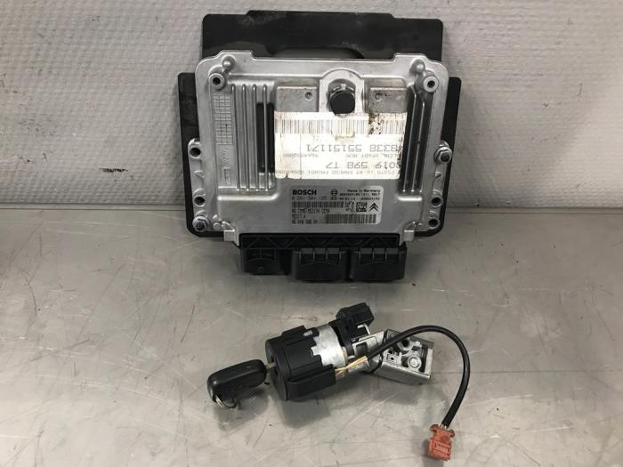 Used Ignition lock + computer Peugeot 308 SW (4E/H) 1.6 16V THP 150 Price on request offered by Autosloperij Alexander