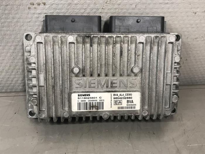Engine management computer Citroen C5 II Break (RE), 2004 / 2008 2.0 16V, Combi/o, Petrol, 1.997cc, 104kW (141pk), FWD, EW10A; RFJ, 2004-09 / 2008-01, REFJB; REFJC; REFRJF (Used)