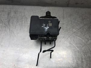 Usados Bomba ABS Volkswagen Transporter T5 1.9 TDi Precio € 750,00 Norma de margen ofrecido por Autosloperij Alexander