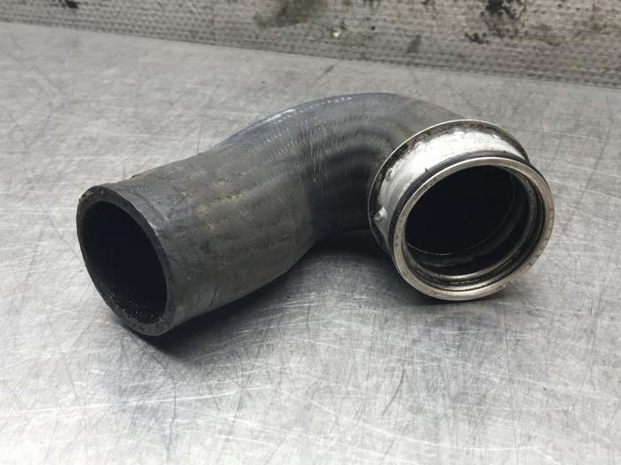 Gebrauchte Intercooler Schlauch Volkswagen Passat Variant (3B6) 1.9 TDI 100 Preis auf Anfrage angeboten von Autosloperij Alexander