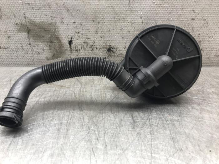 Begagnade Bränslefilterhus Volkswagen New Beetle (9C1/9G1) 2.0 Pris på förfrågan erbjuds av Autosloperij Alexander