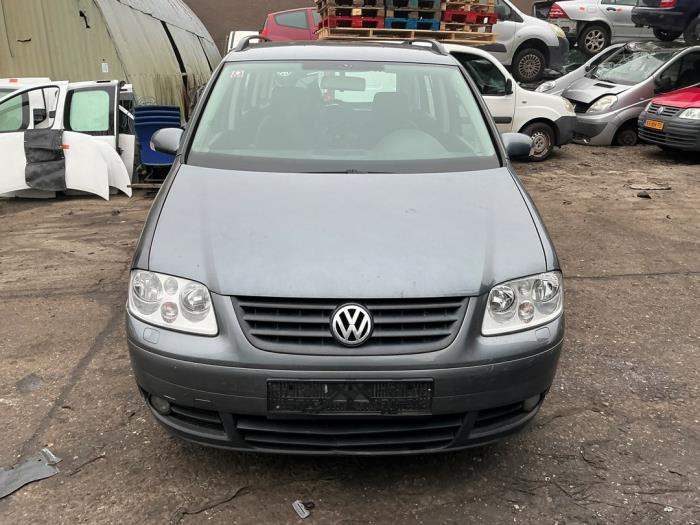 Używane Reflektor lewy Volkswagen Touran (1T1/T2) 1.9 TDI 100 Cena na żądanie oferowane przez Autosloperij Alexander
