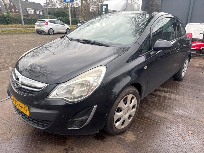 Używane Reflektor lewy Opel Corsa D 1.2 16V LPG Cena € 150,00 Procedura marży oferowane przez Autosloperij Alexander