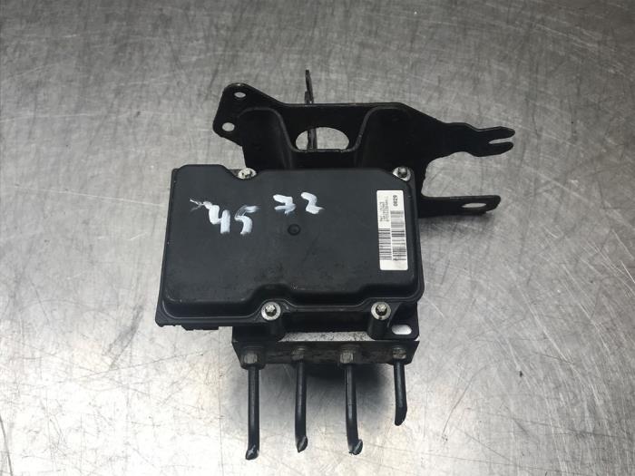 Bloc ABS Peugeot Expert (G9), 2007 / 2016 1.6 HDi 90, Camionnette , Diesel, 1.560cc, 66kW (90pk), FWD, DV6UTED4; 9HU, 2007-01 / 2016-12, XB9HU; XD9HU; XS9HU; XT9HU; XU9HU; XV9HU (Occasion)