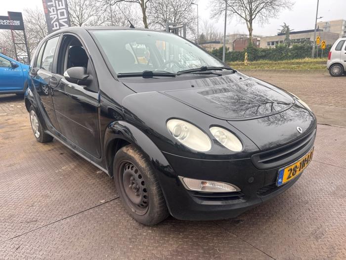 Używane Element zderzaka prawy przód Smart Forfour (454) 1.0 12V Cena € 100,00 Procedura marży oferowane przez Autosloperij Alexander