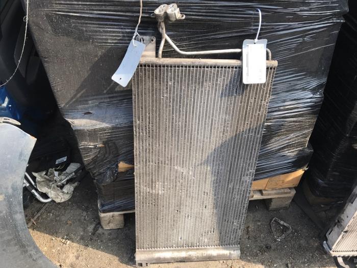 Used Radiator Volkswagen Multivan T5 (7E/7HC/7HF/7HM) 2.5 TDi Price on request offered by Autosloperij Alexander