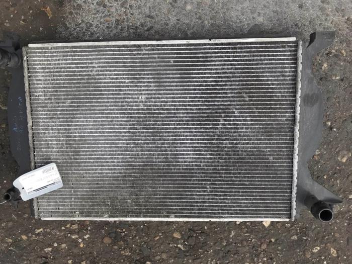 Usagé Radiateur Audi A4 Avant (B7) 3.0 TDI V6 24V Quattro Prix sur demande proposé par Autosloperij Alexander