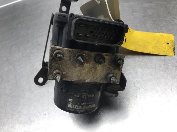 Usagé Ordinateur ABS Citroen C5 III Berline (RD) 2.0 16V Prix sur demande proposé par Autosloperij Alexander
