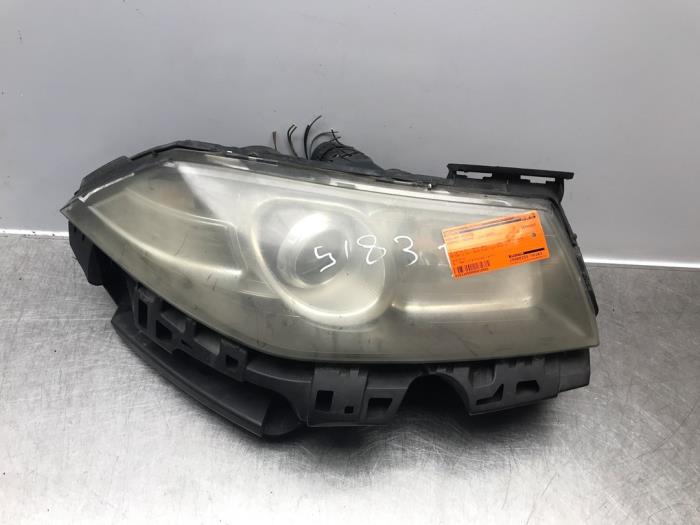 Używane Reflektor prawy Renault Megane II CC (EM) 1.6 16V Cena na żądanie oferowane przez Autosloperij Alexander