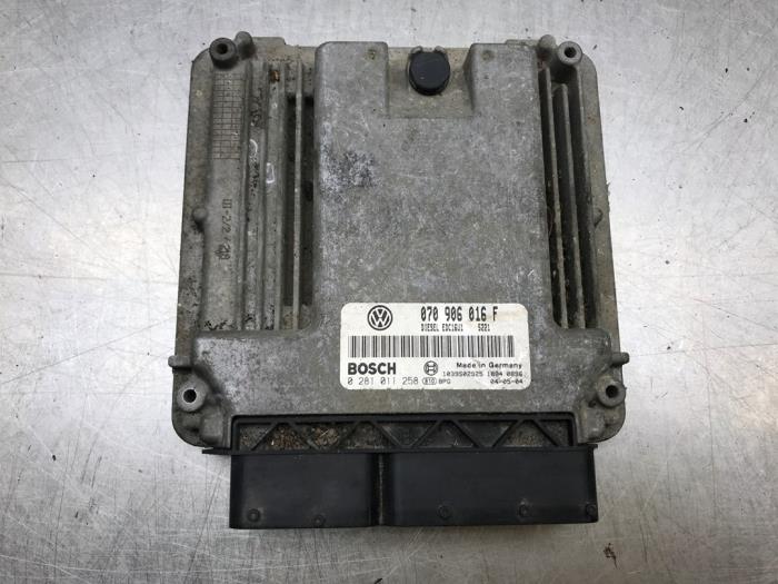 Used Engine management computer Volkswagen Touareg (7LA/7L6) 3.2 V6 24V Price on request offered by Autosloperij Alexander