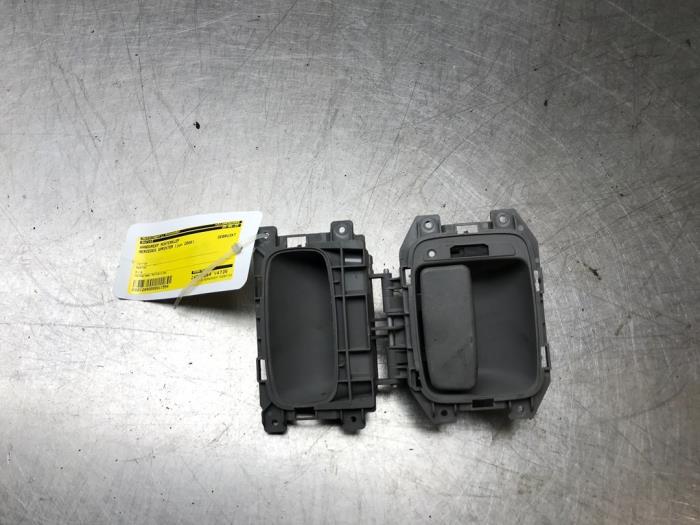 Używane Uchwyt tylnej klapy Mercedes Sprinter 3,5t (906.63) 309 CDI 16V Cena na żądanie oferowane przez Autosloperij Alexander