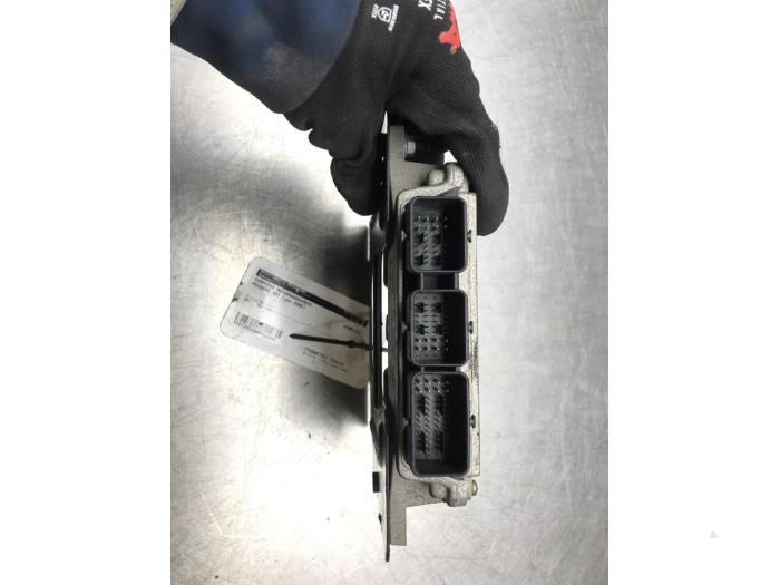 Engine management computer from a Peugeot 307 (3A/C/D) 2.0 16V 2006