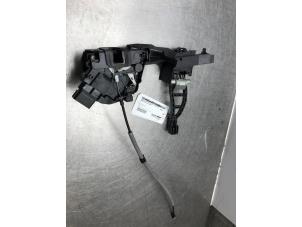 Usagé Serrure portière mécanique 4portes avant gauche Ford S-Max (GBW) 2.3 16V Prix € 50,00 Règlement à la marge proposé par Autosloperij Alexander