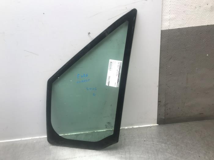 Usados Ventanilla triangular izquierda delante Ford Transit Connect 1.8 Tddi Precio de solicitud ofrecido por Autosloperij Alexander